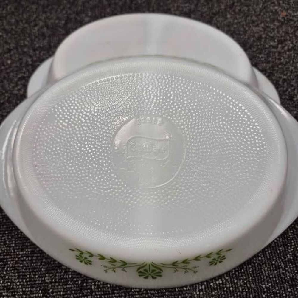 Vintage Glasbake Daisy Milk Glass Set  (2) Divided Dishes & (1) Round 2-Qt Bowl - Picture 5 of 10
